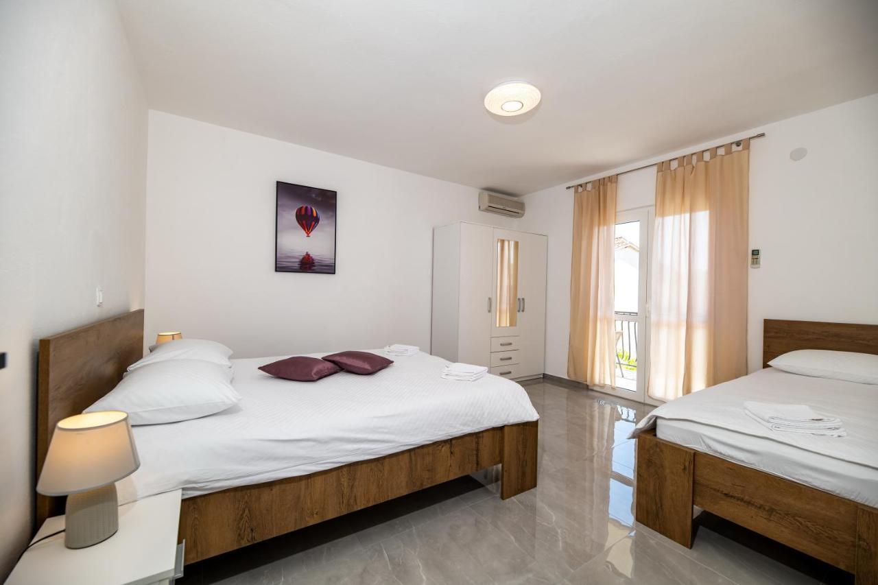 Apartments Zora 셀리네 외부 사진