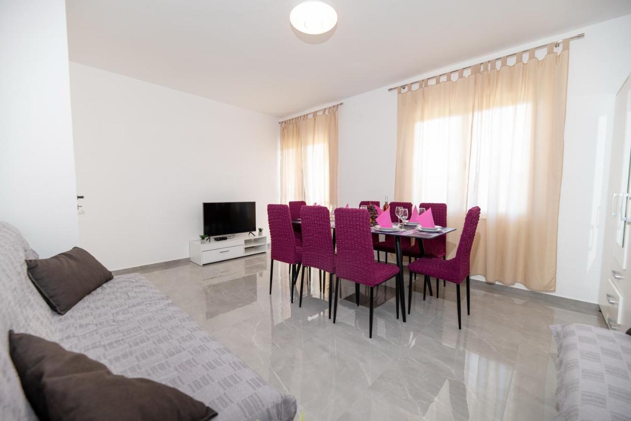 Apartments Zora 셀리네 외부 사진